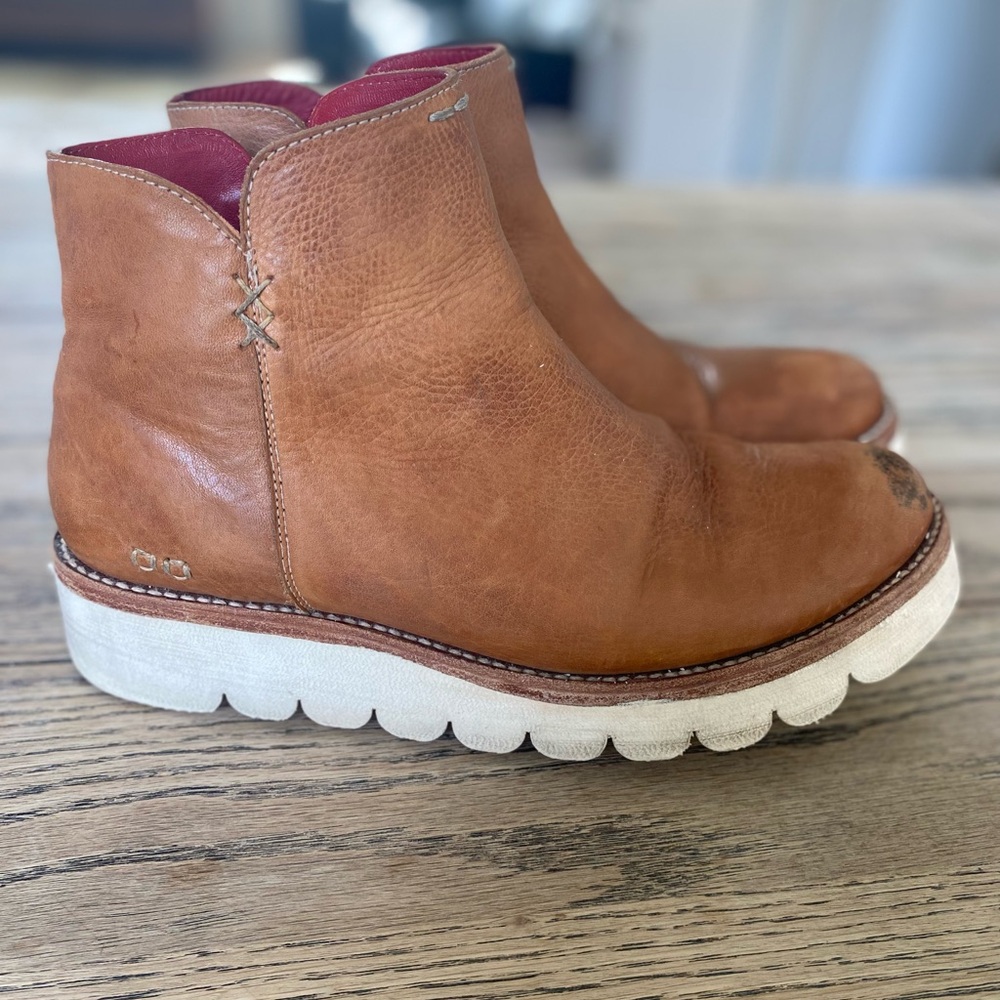 Woman’s Bed Stu leather ankle boots